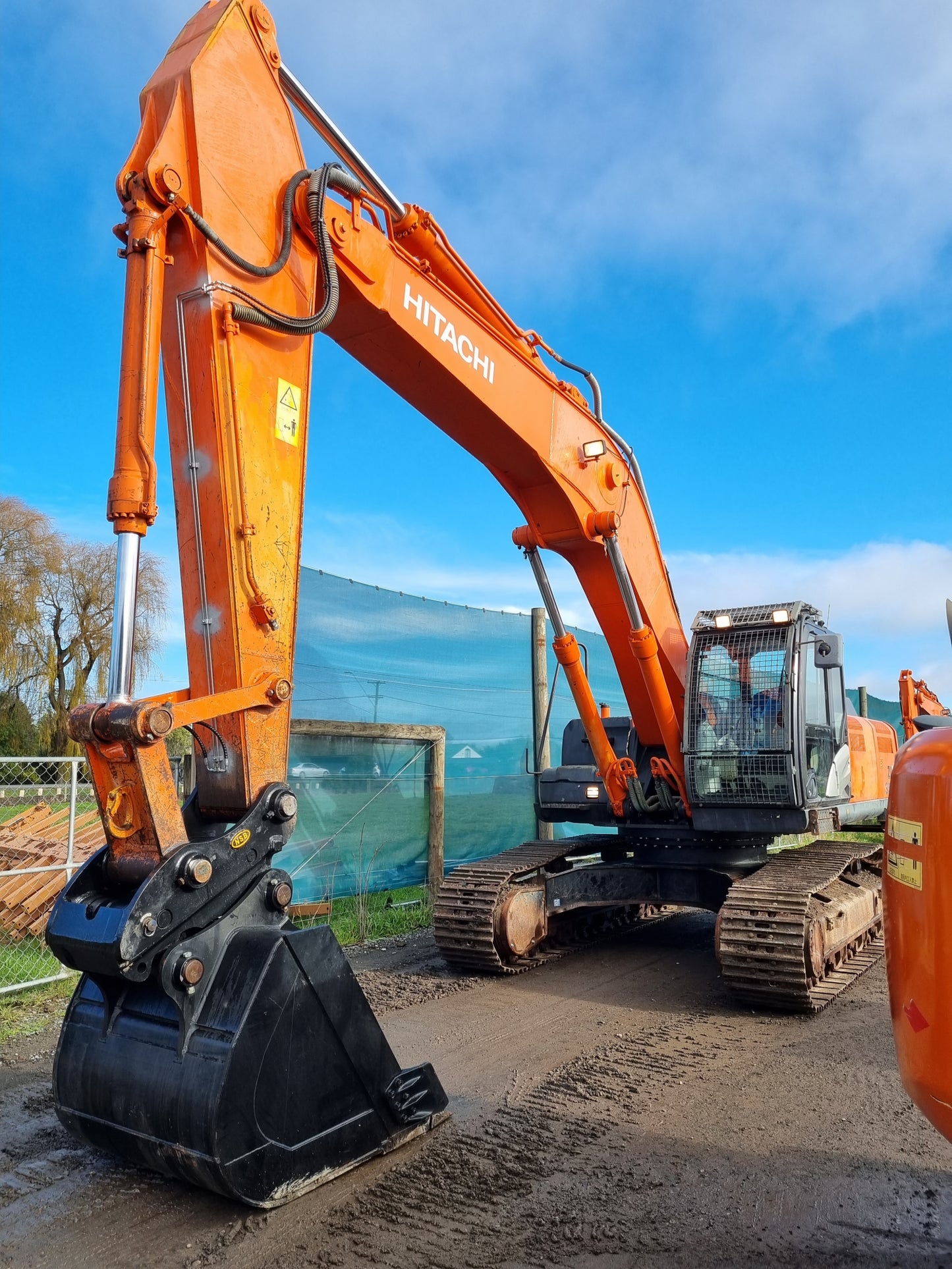 HITACHI ZX350LCK 35 ton Digger