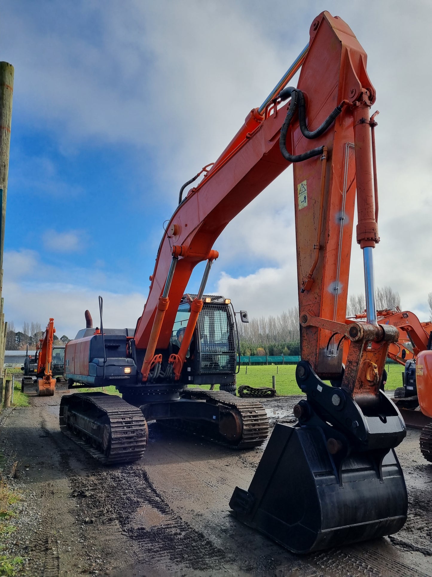 HITACHI ZX350LCK 35 ton Digger