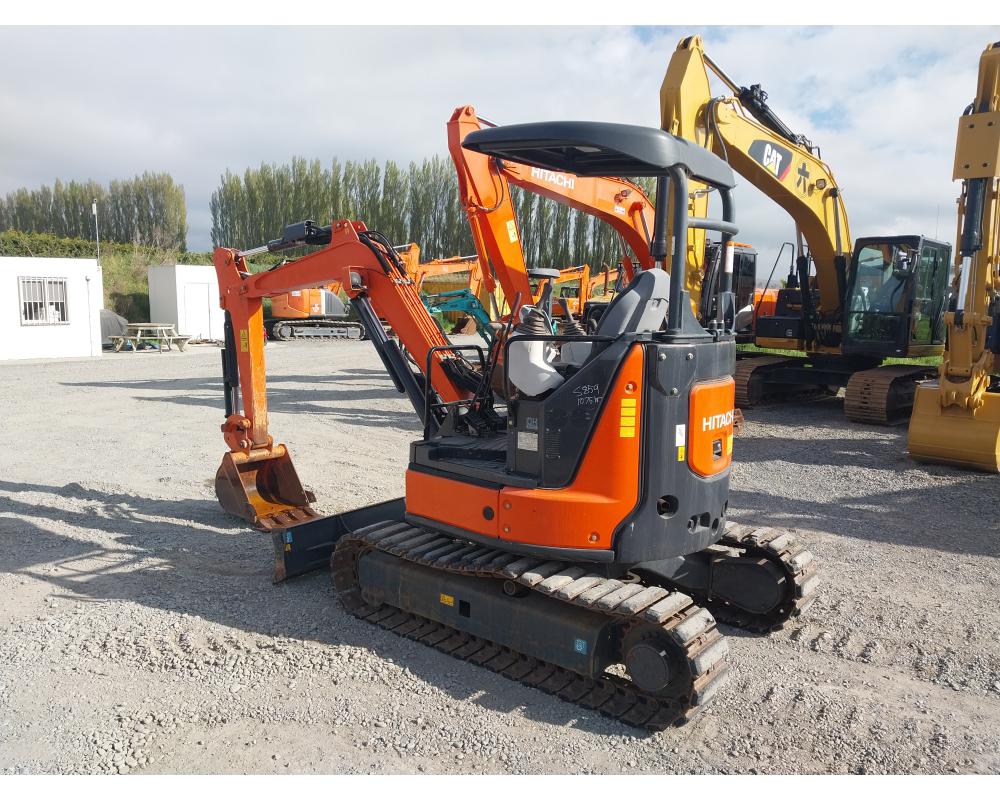 HITACHI ZX30U-5A , 3 TON EXCAVATOR , LOW 1060 HOURS , 2013 MODEL