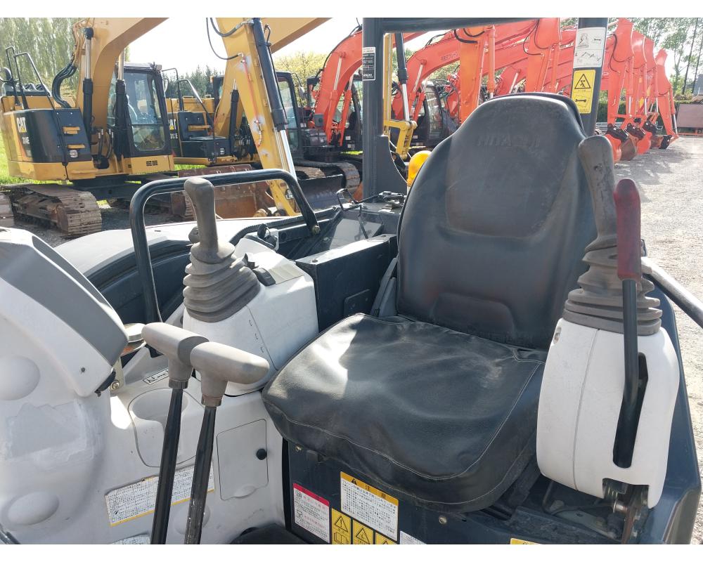 HITACHI ZX30U-5A , 3 TON EXCAVATOR , LOW 1060 HOURS , 2013 MODEL