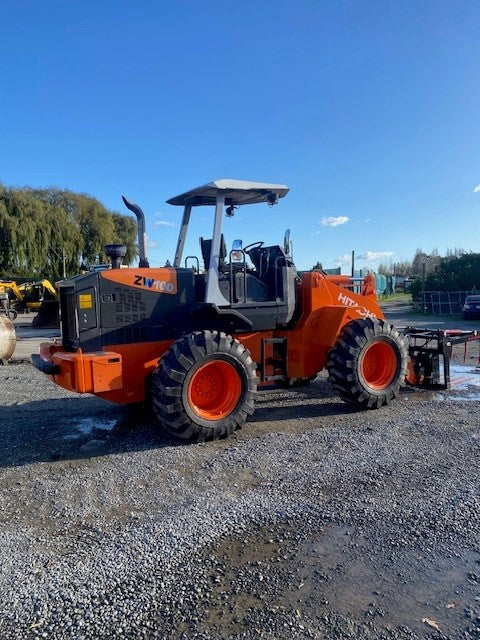 HITACHI ZW100 , 7 TON WHEEL LOADER , OPEN CAB, SILAGE FARM MACHINE