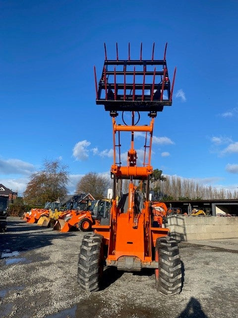 HITACHI ZW100 , 7 TON WHEEL LOADER , OPEN CAB, SILAGE FARM MACHINE