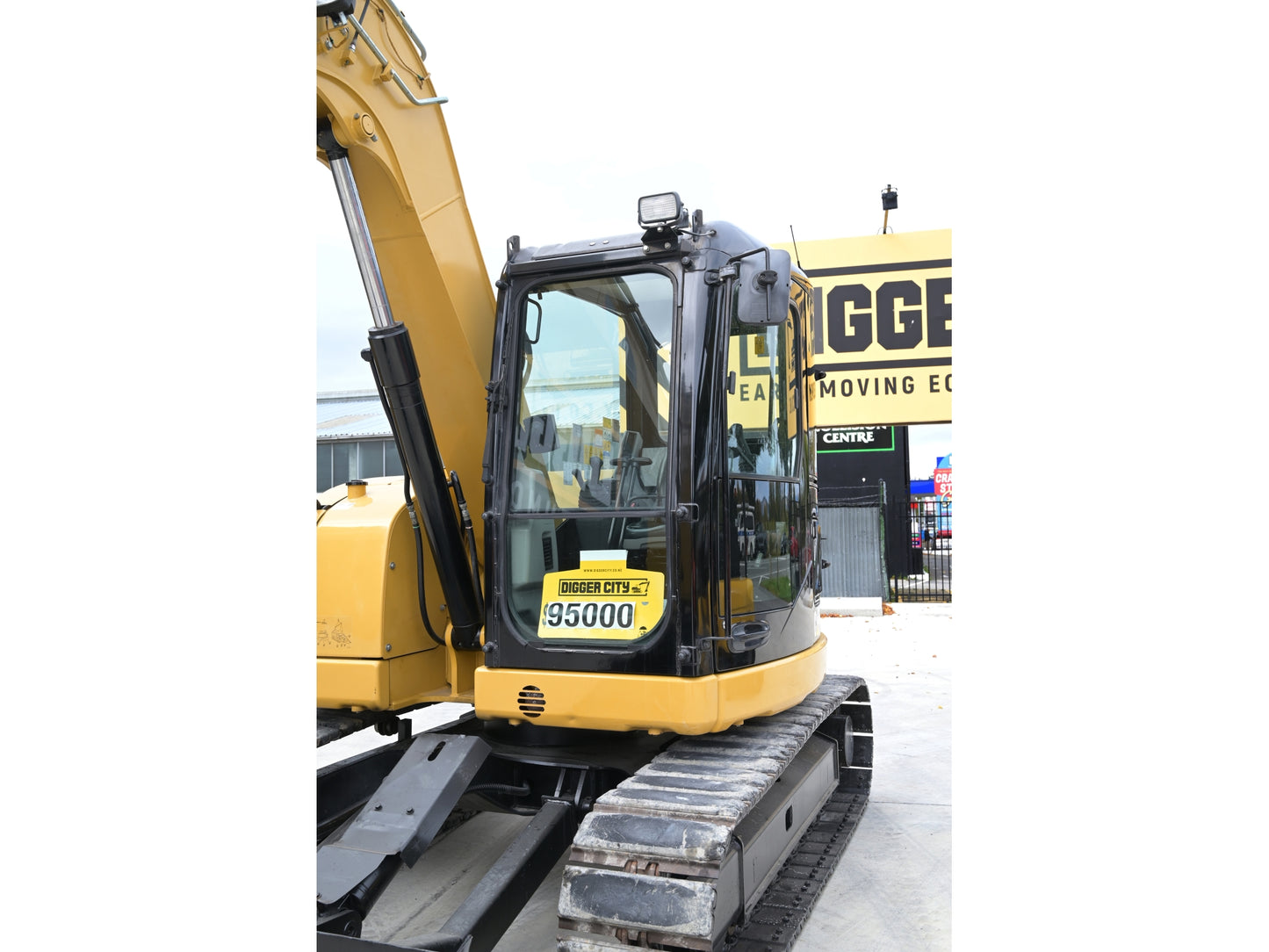 CAT 308 Compact Radius 8T Digger Low Hours