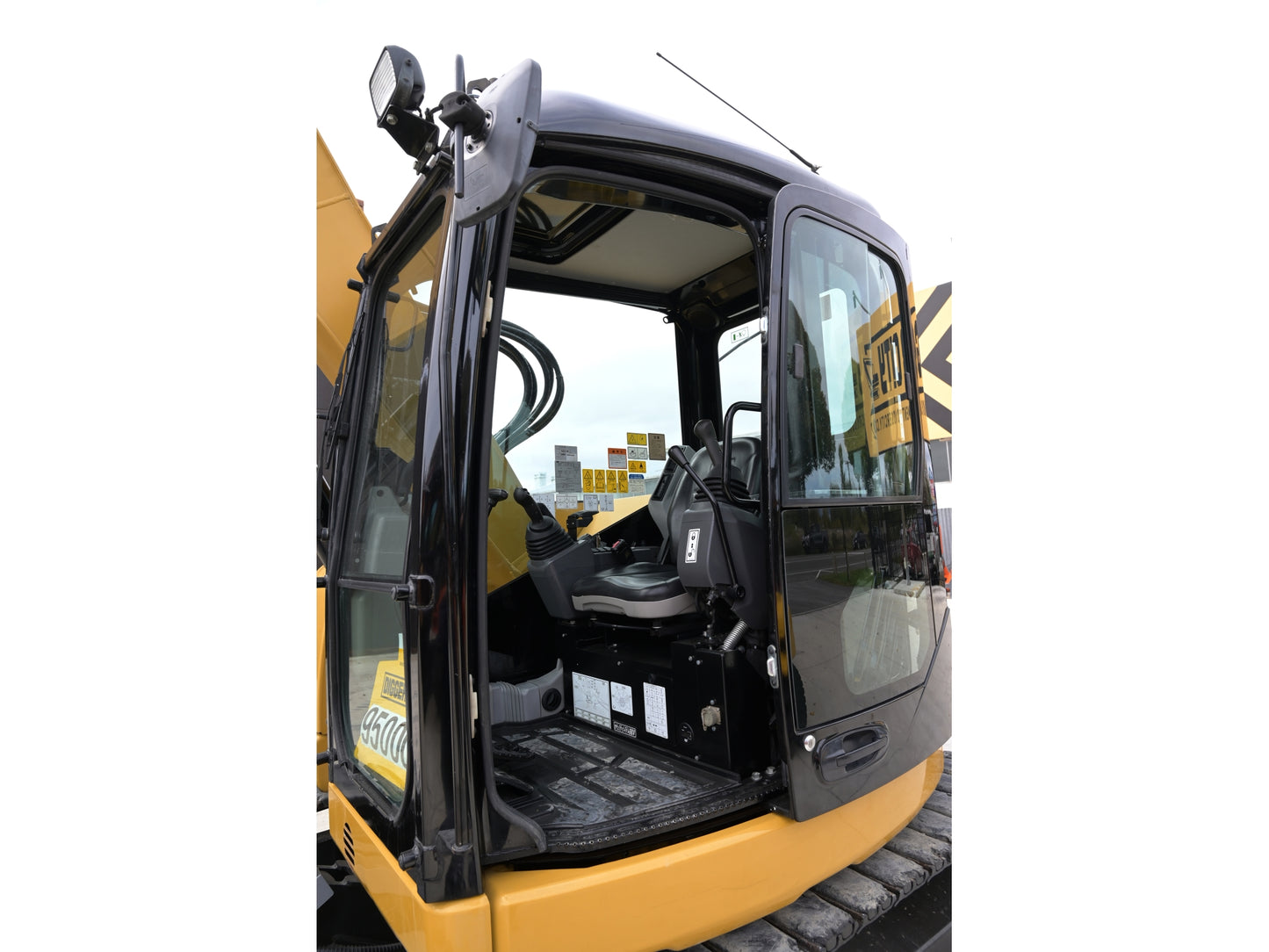 CAT 308 Compact Radius 8T Digger Low Hours