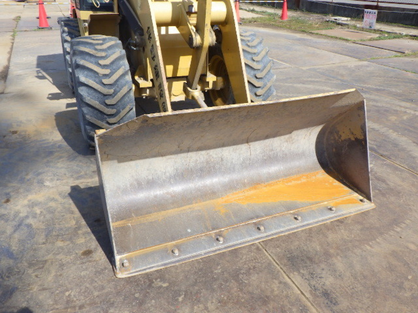 Cat 902 Wheel Loader 0.6 CBM bucket