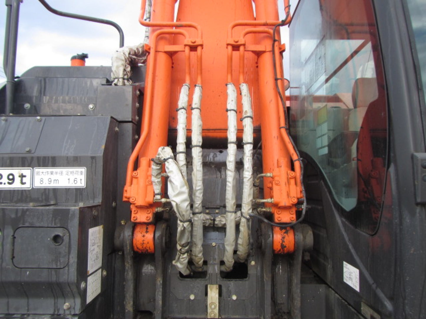 Hitachi ZX225US Digger 23 ton
