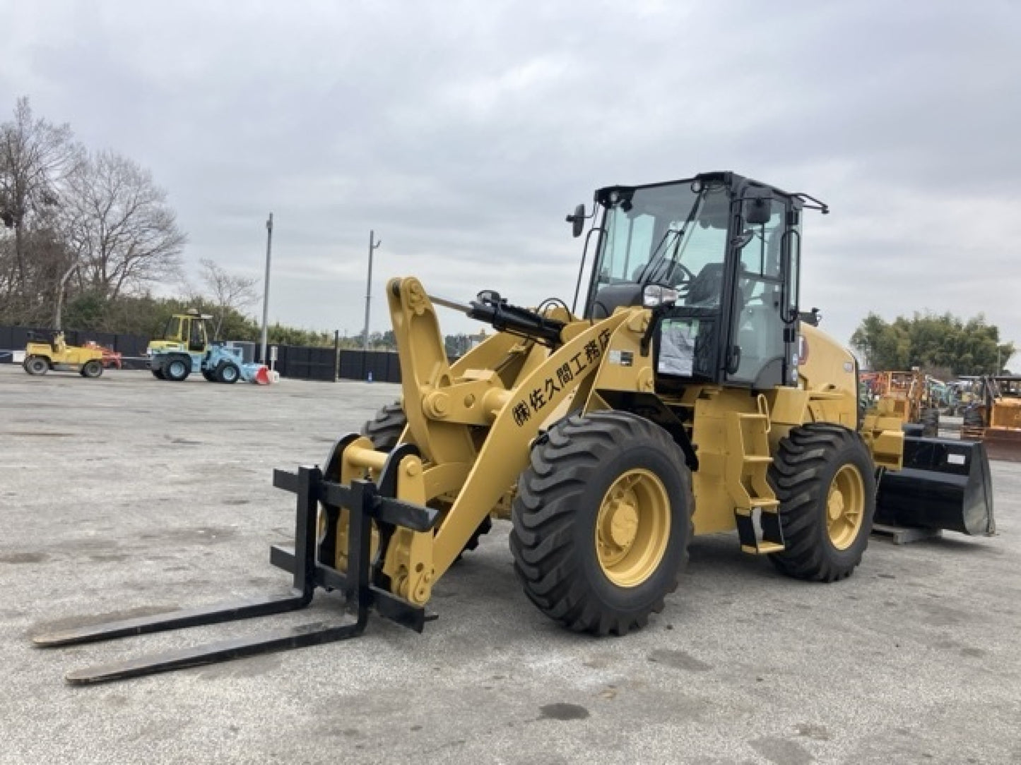 Cat 910 Wheel Loader Near New
