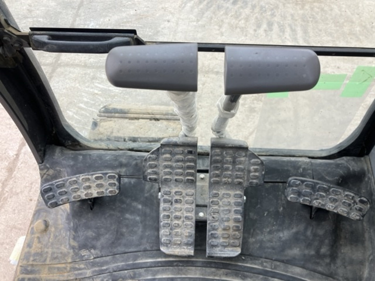Hitachi ZX120 12t Digger Low Hours