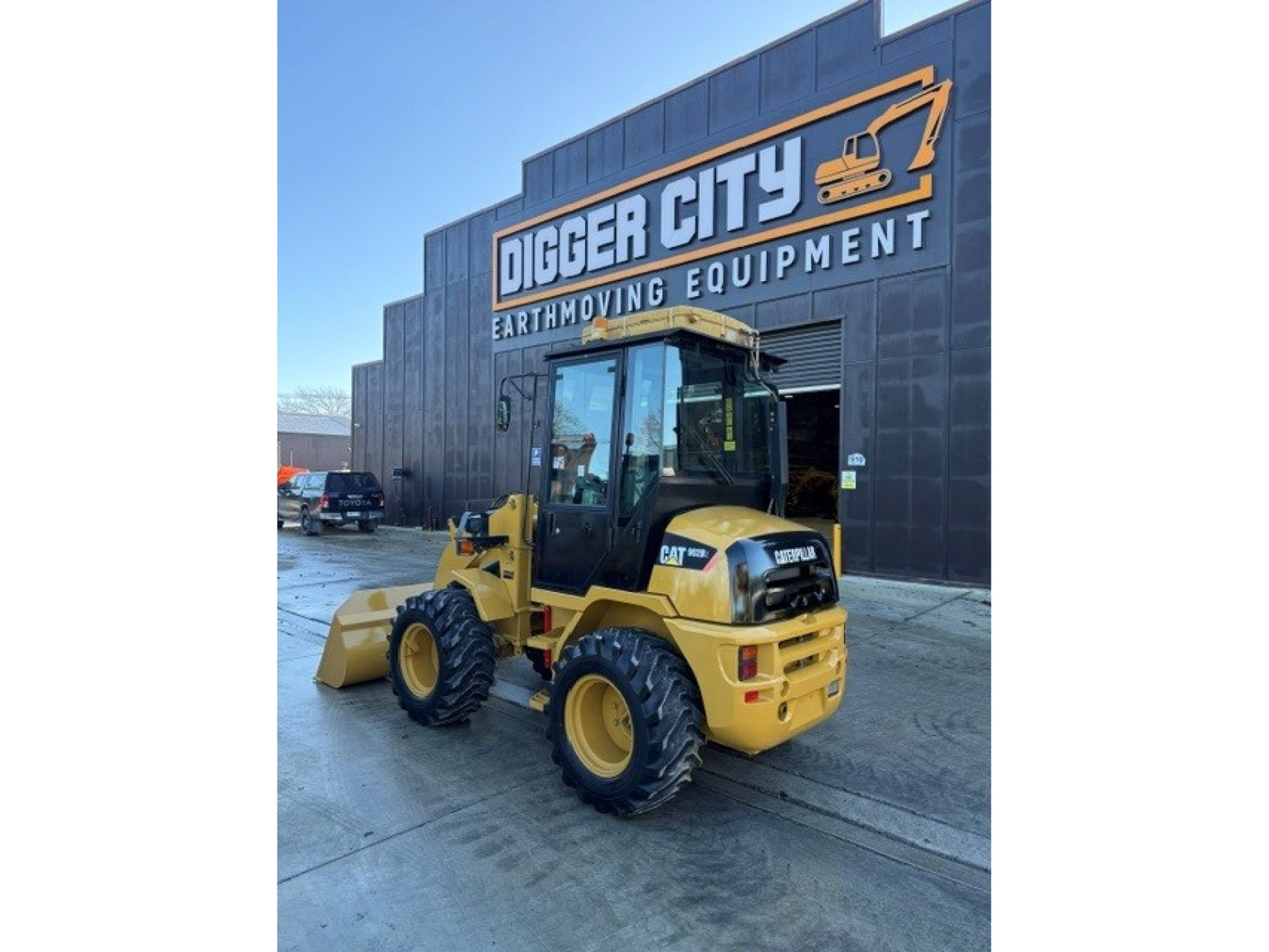 Cat 902 Wheel Loader 0.6 CBM bucket