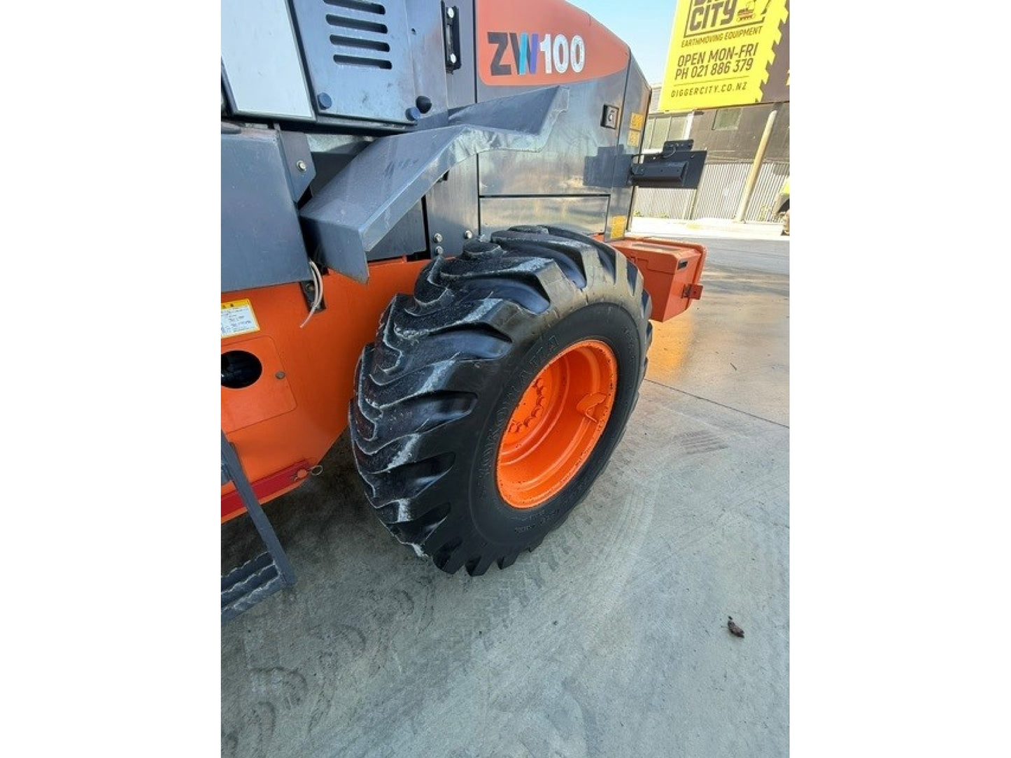 HITACHI ZW100 WHEEL LOADER Low Hours