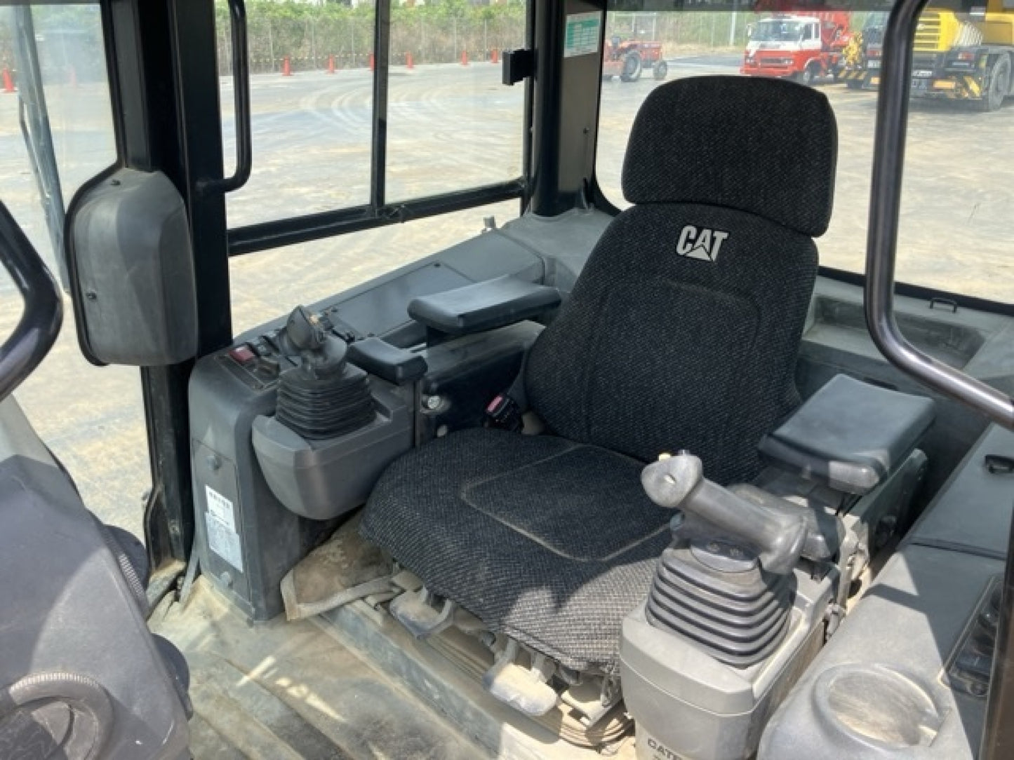 Caterpillar D5K LGP 10t Bulldozer