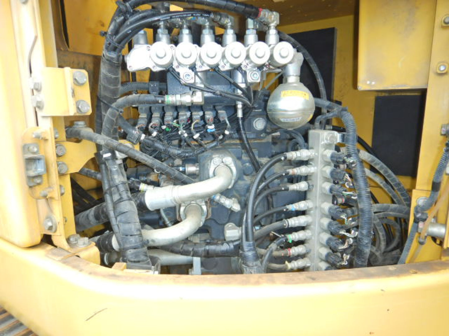 Komatsu PC228USLC-10 Digger 24 ton