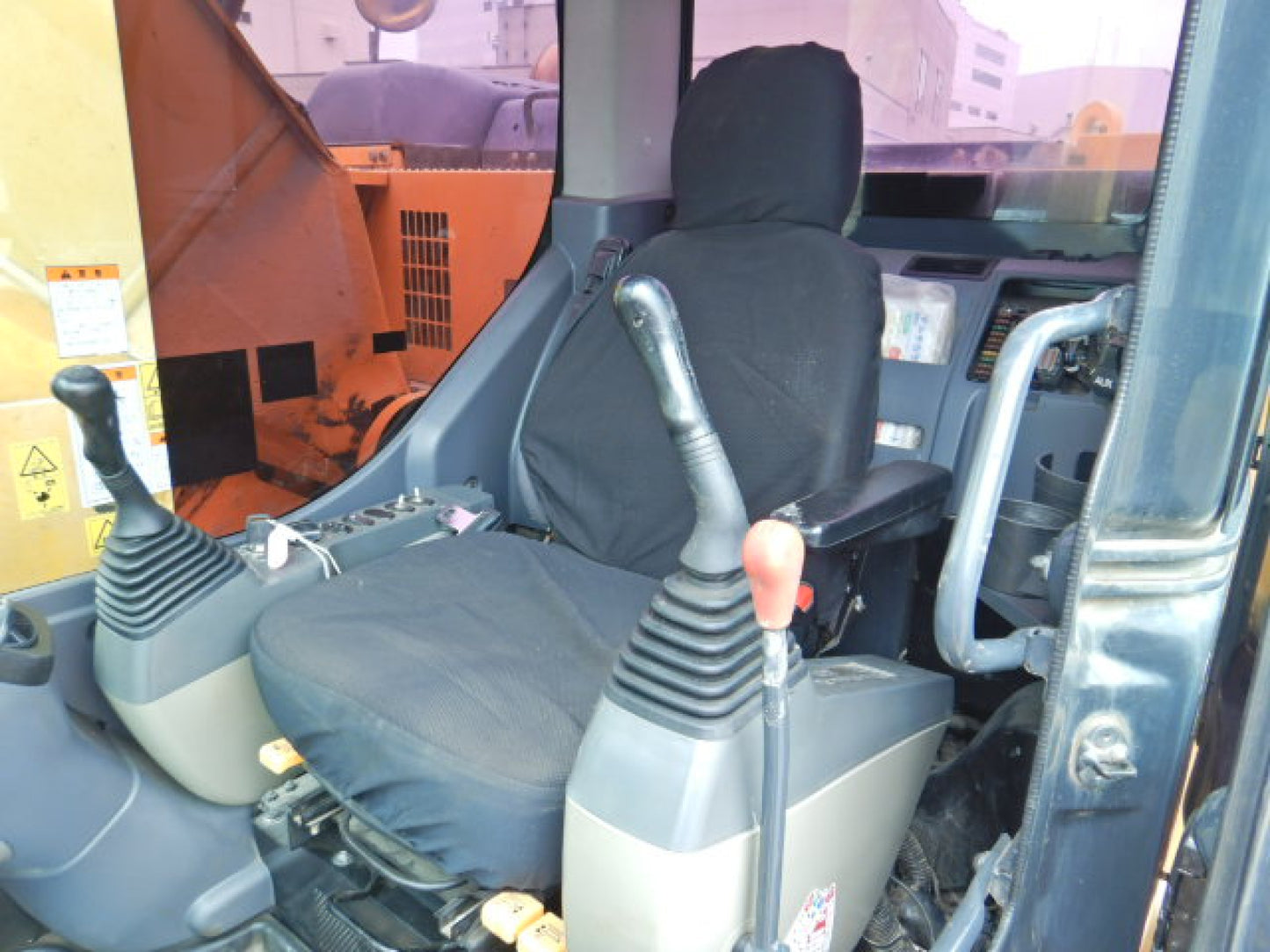 Komatsu PC228USLC-10 Digger 24 ton