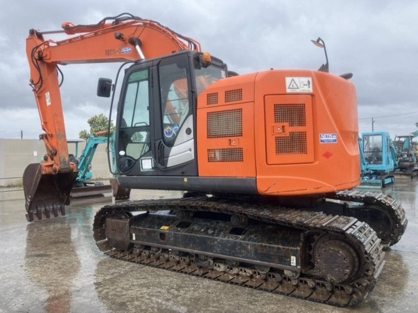 Hitachi ZX225US Digger 23 ton