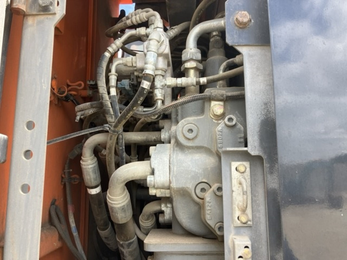 2015 Hitachi ZX225 USRLCK-6 Excavator
