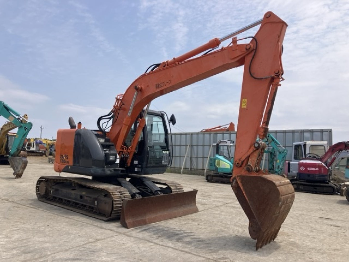 Hitachi ZX135 Digger 13.5 Ton