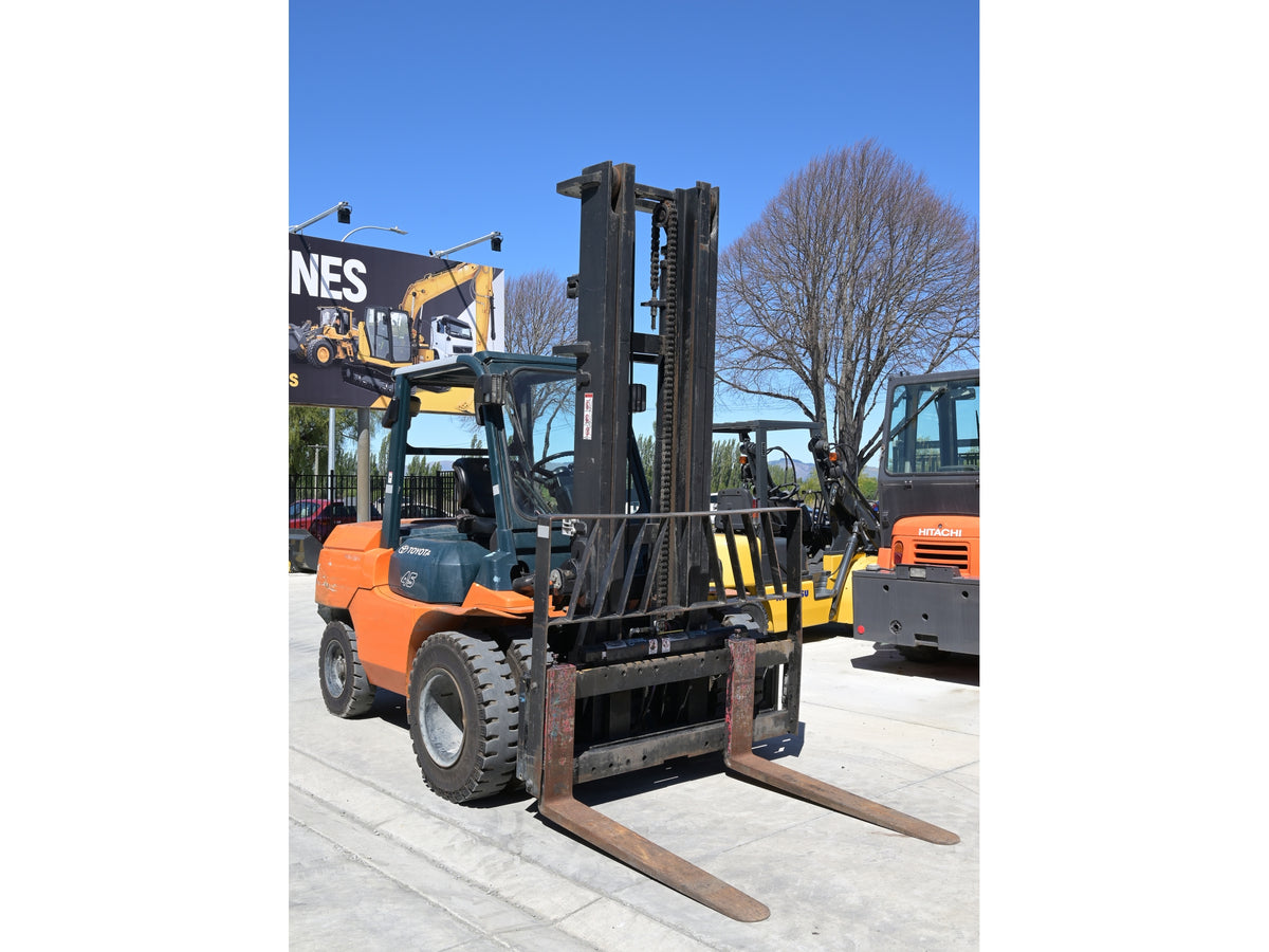 Heavy-Duty Toyota 7-Series Diesel Forklift