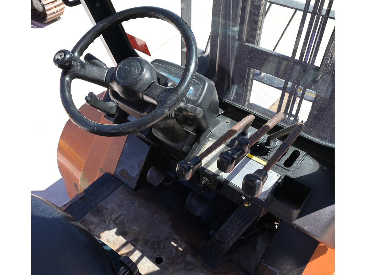 Heavy-Duty Toyota 7-Series Diesel Forklift