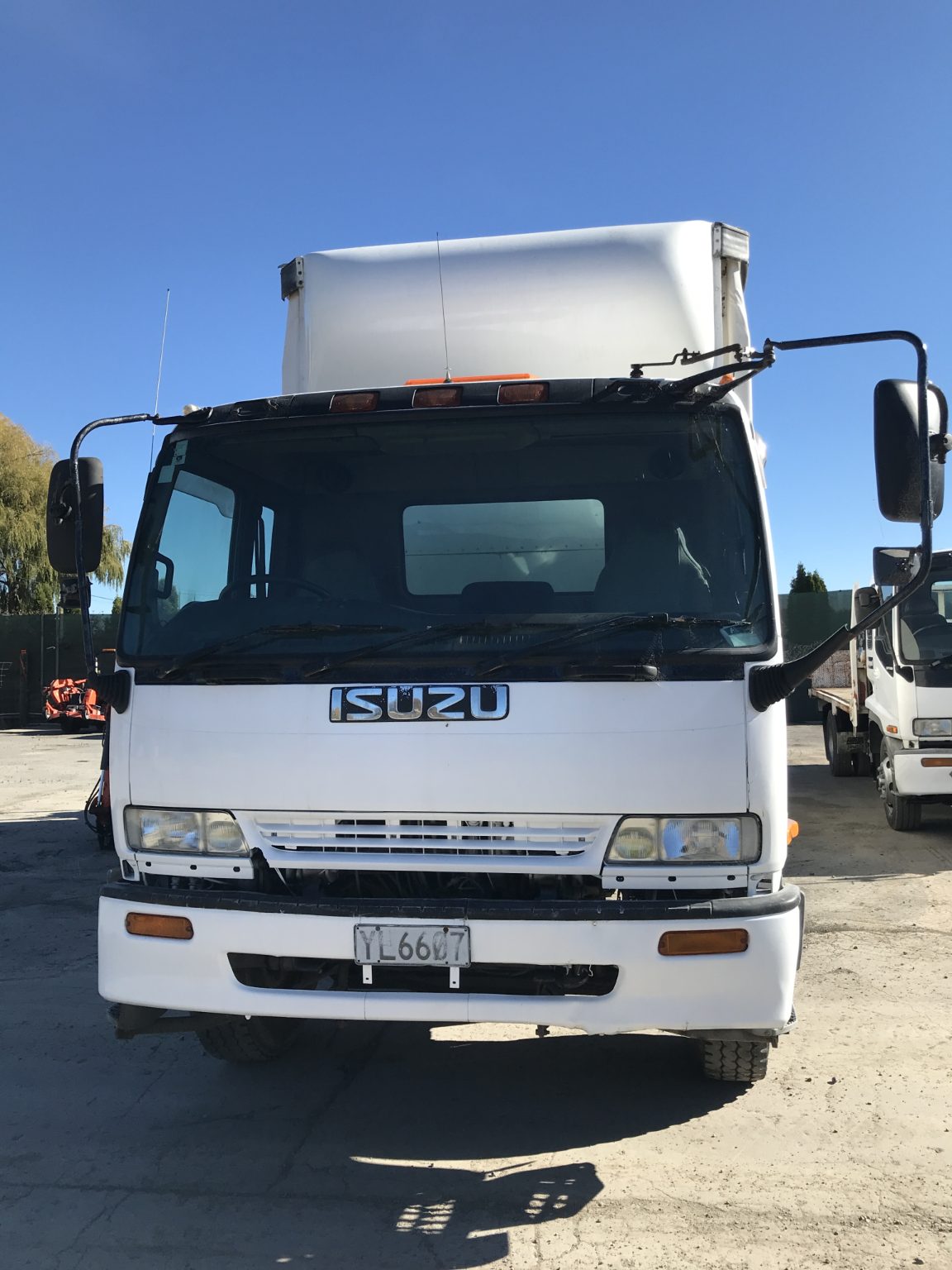 1995 Isuzu Forward Curtainsider Truck