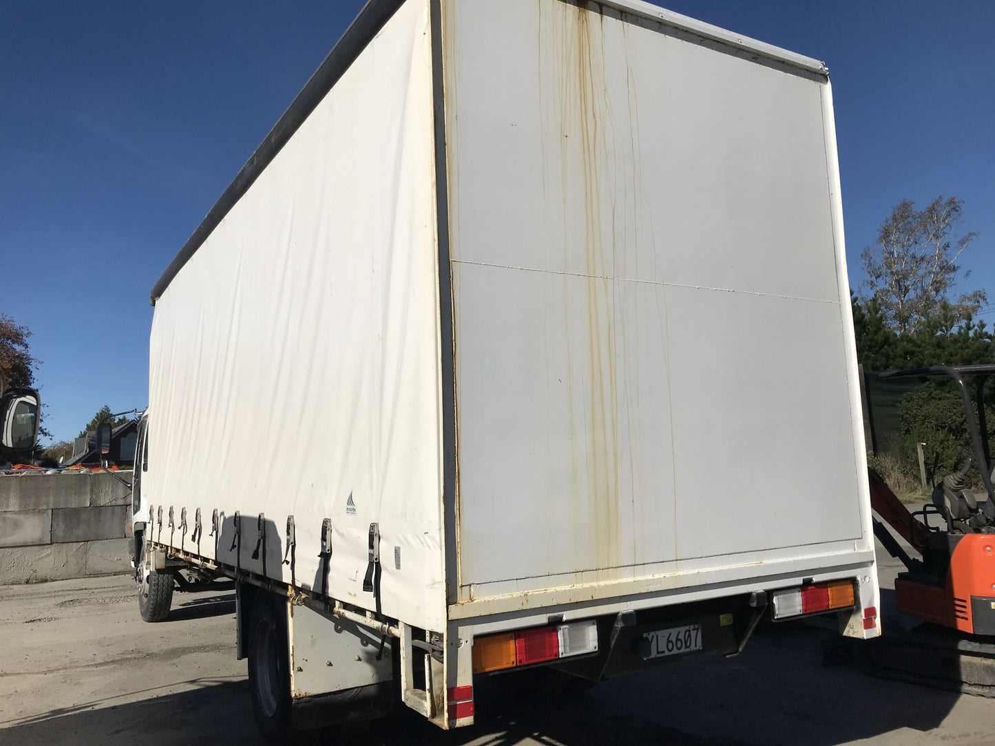 1995 Isuzu Forward Curtainsider Truck