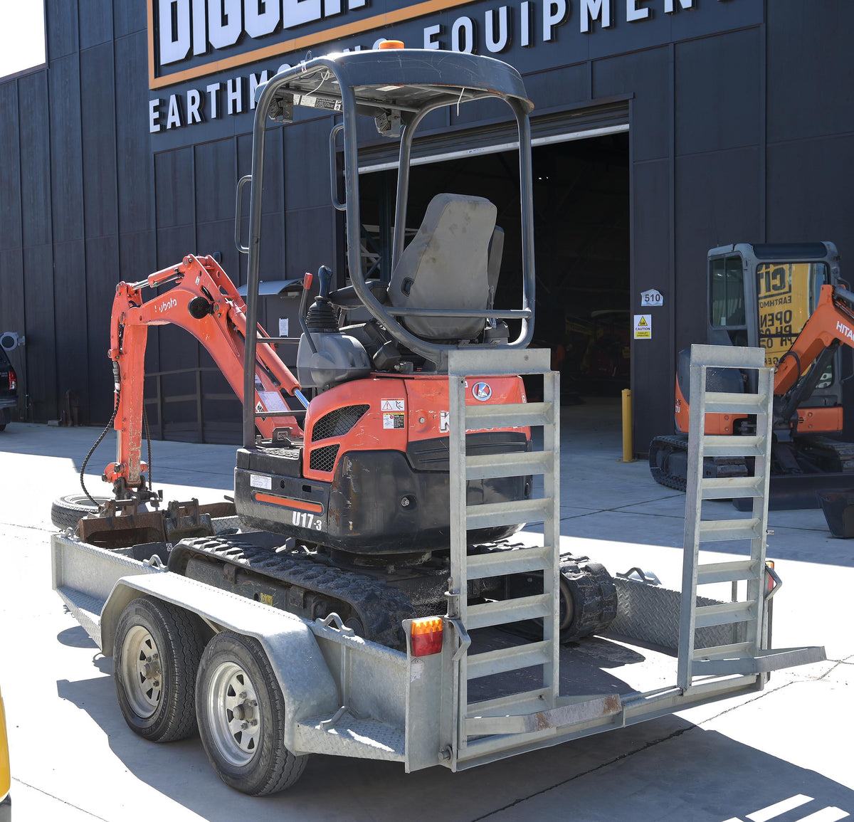 Kubota U17 Digger with Tandem Implement Trailer Combo