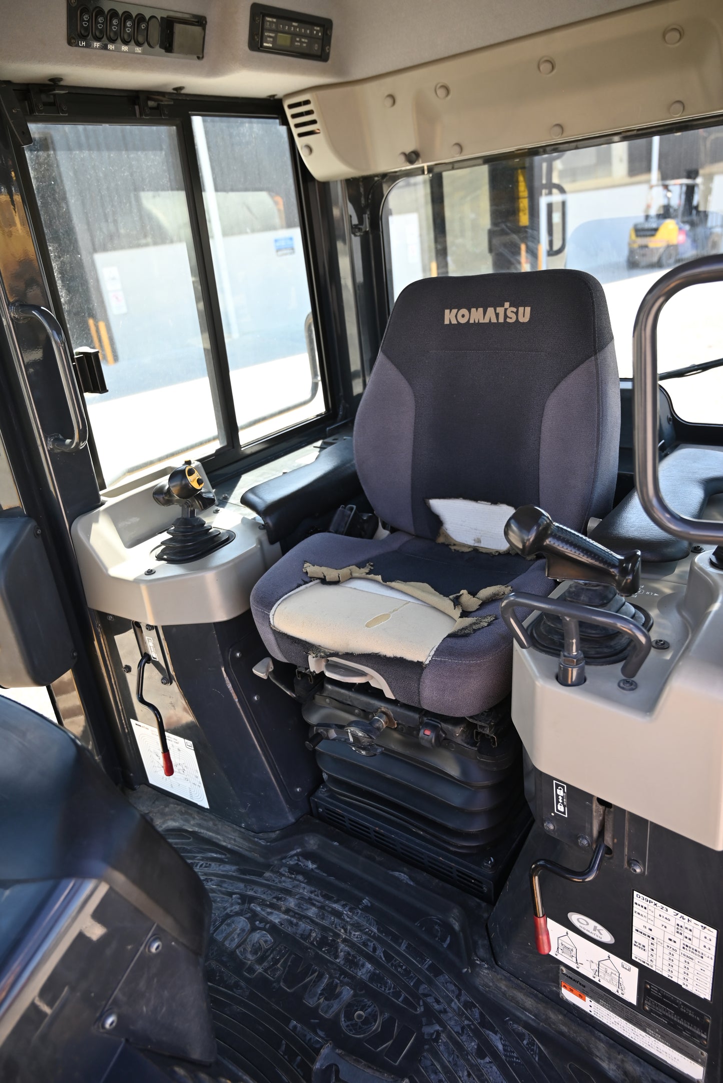 Komatsu D39PX-23 Bulldozer