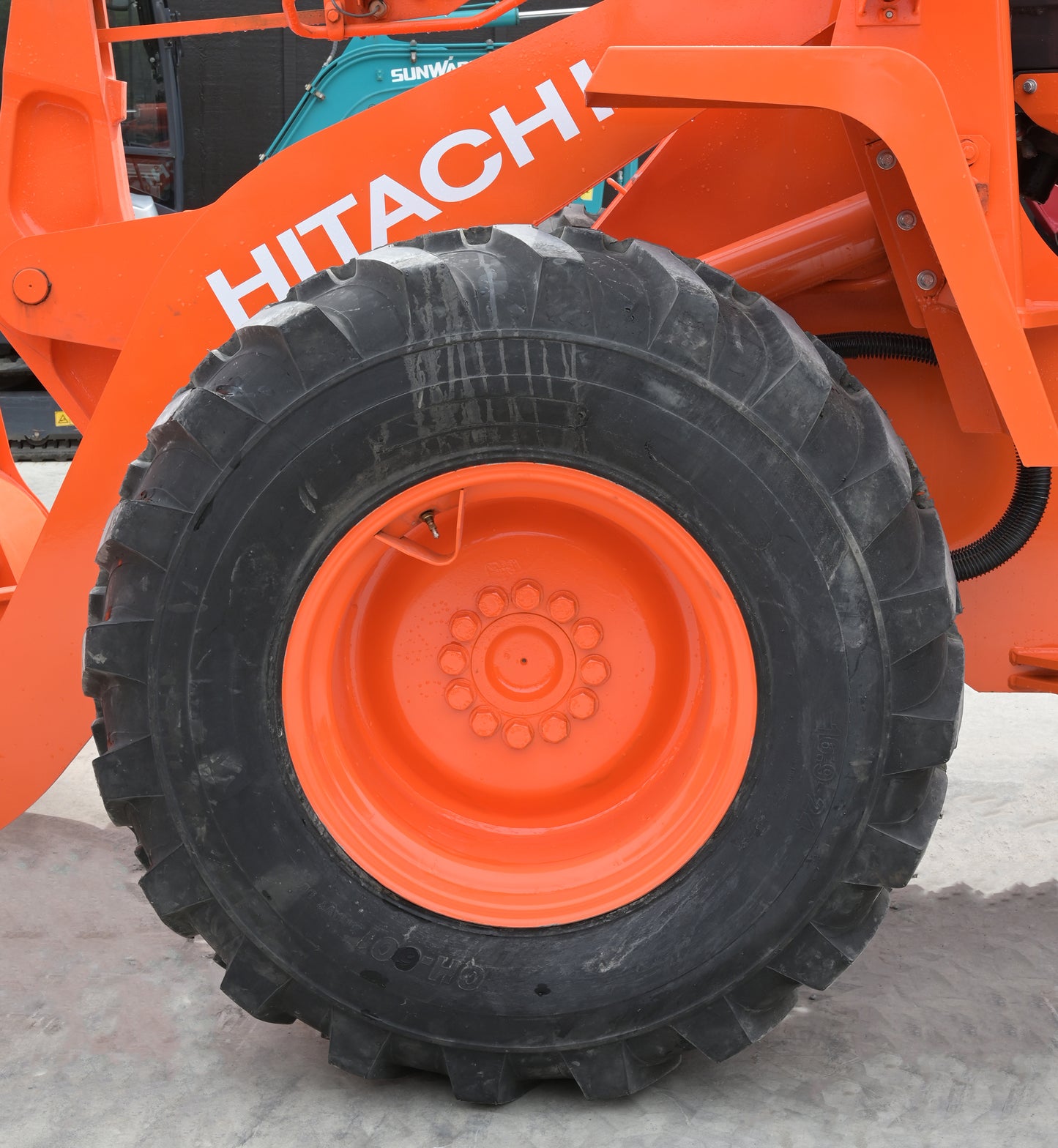 HITACHI LX70-5, 2000 MODEL , LOW 1453 HOURS , 7 TON  WHEEL LOADER