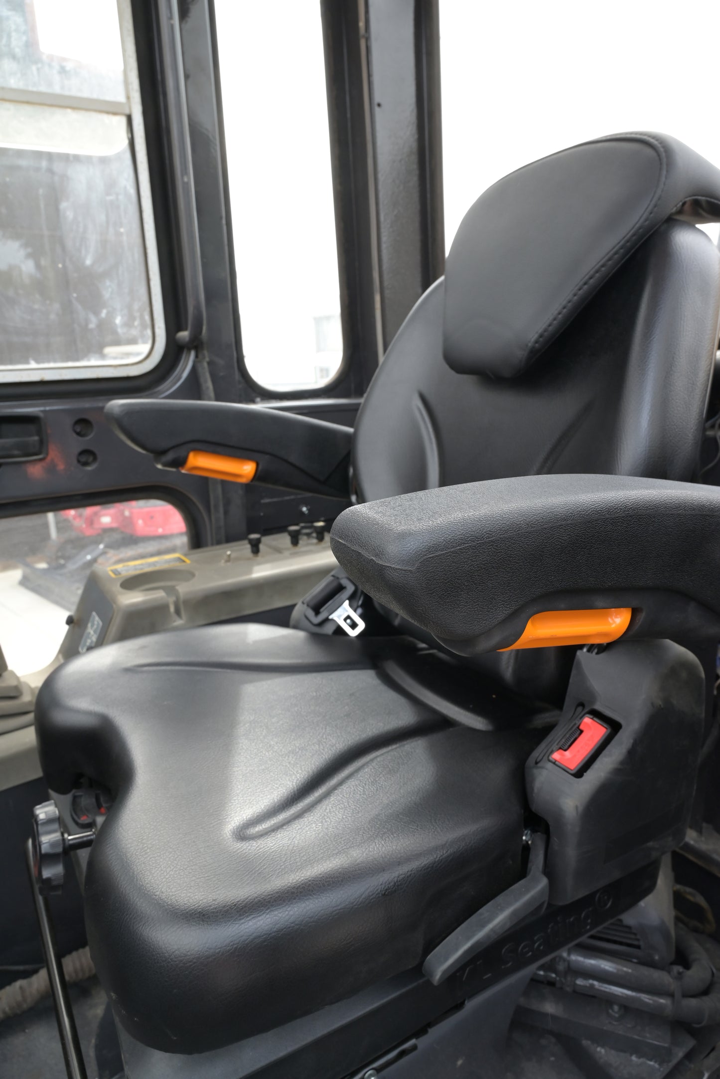 HITACHI LX70-5, 2000 MODEL , LOW 1453 HOURS , 7 TON  WHEEL LOADER