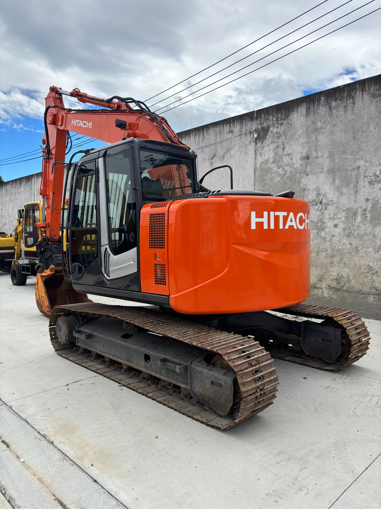 Hitachi ZX135 US Digger 13.5 ton Zero Swing