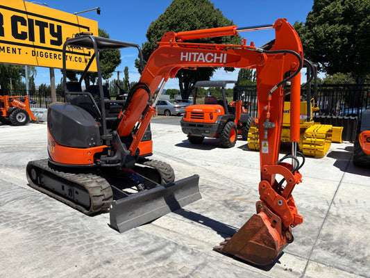 Hitachi ZX30 / Airman AX30U-4 3 Ton Excavator, 2007 Model