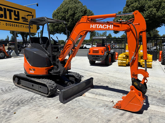 HIATCHI ZX30U-2 , 3 TON , LOW 1566 HOURS , EXCAVATOR