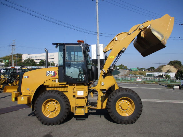 CATERPILLAR 910 LOADER 354HRS