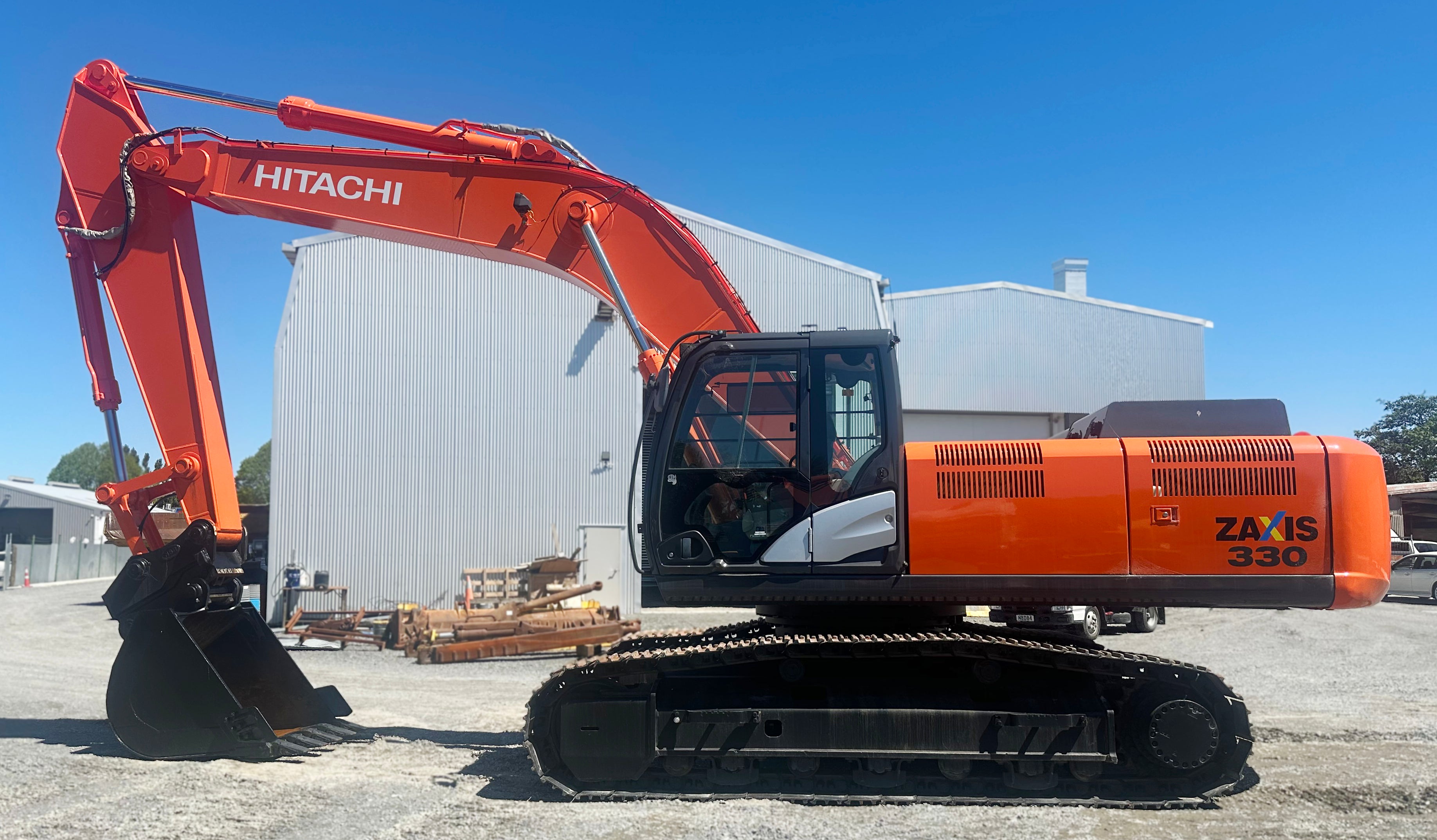 HITACHI ZX330 2013 32 ton Digger– Digger City