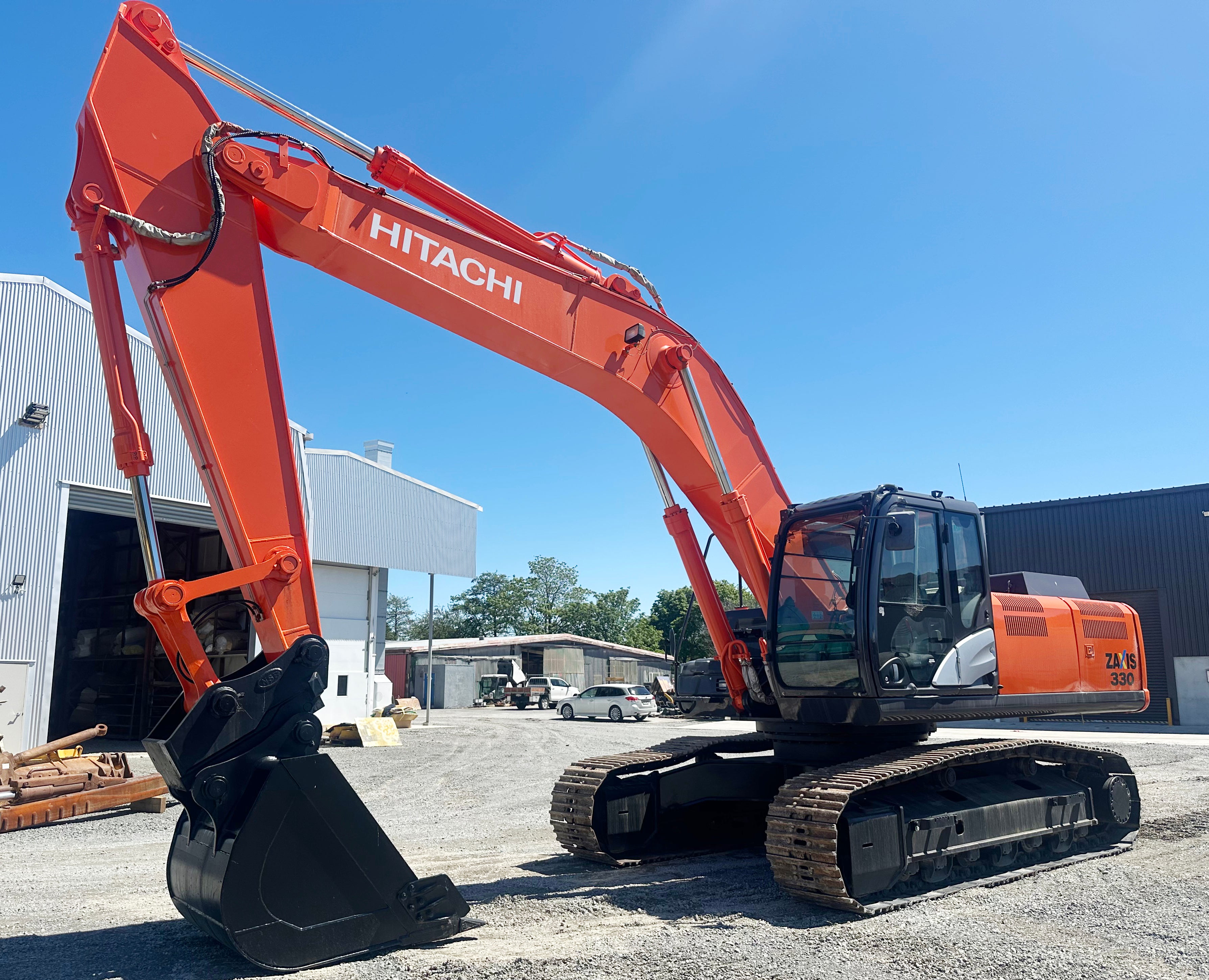 HITACHI ZX330 2013 32 ton Digger– Digger City