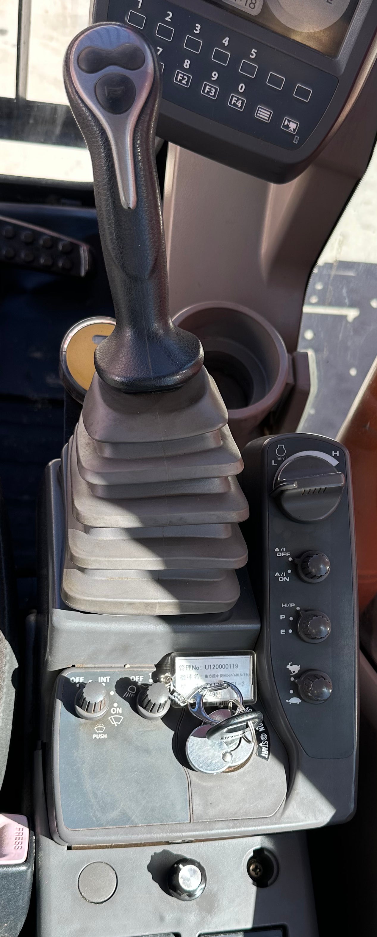 Hitachi ZX135 US Digger 13.5 ton Zero Swing