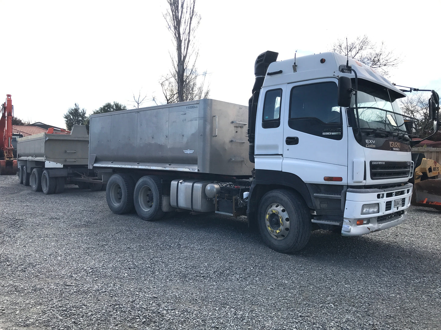 2007 Isuzu EXY530 Gigamax 6x4 Truck/Tipper Trailer