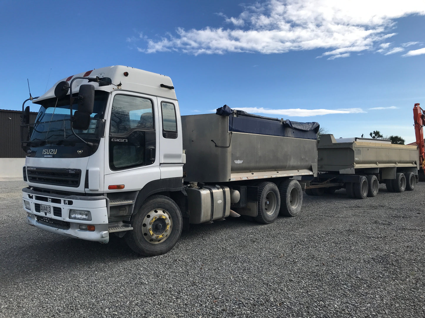 2007 Isuzu EXY530 Gigamax 6x4 Truck/Tipper Trailer