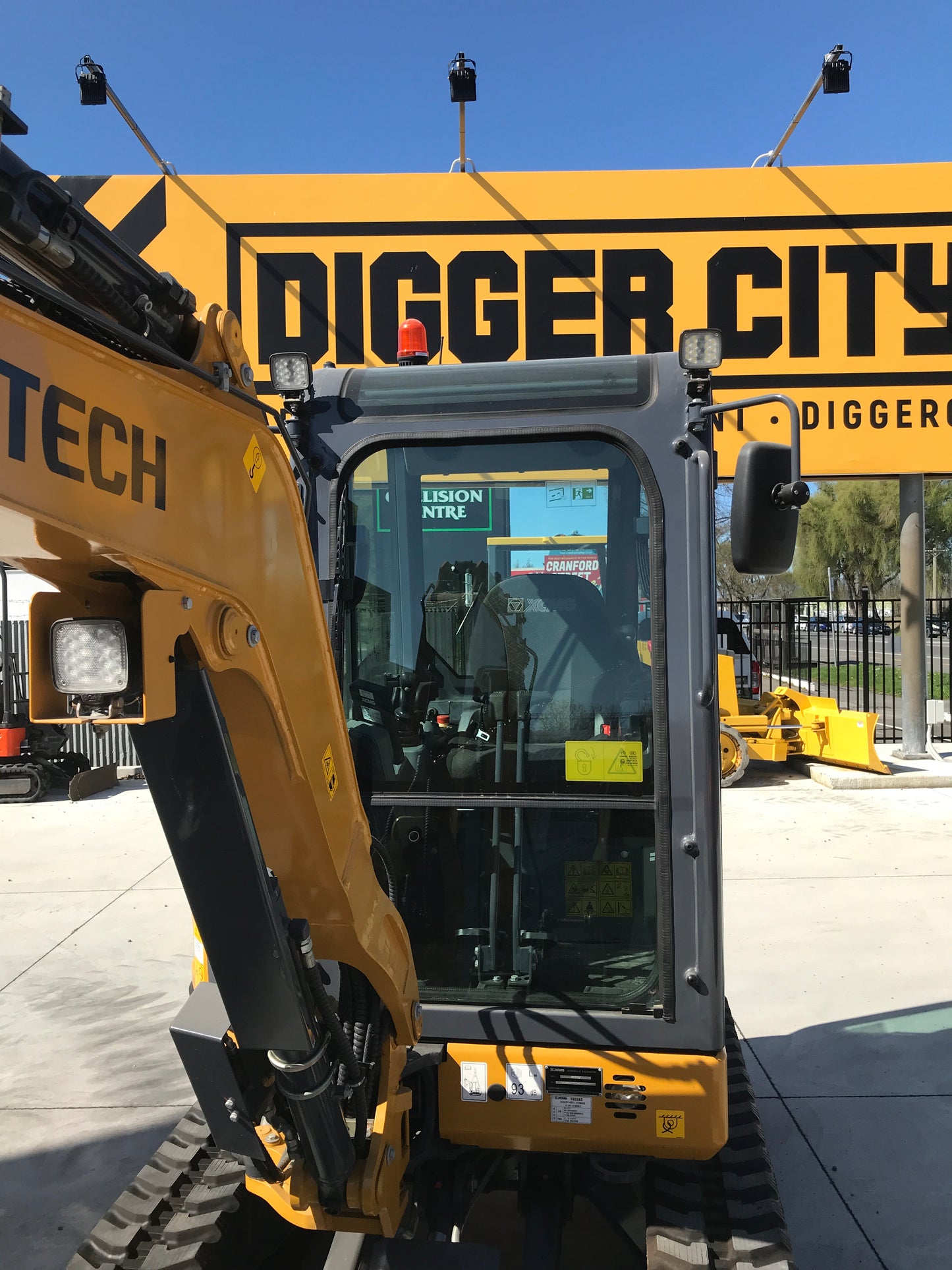 Digtech XCMG 2.7 ton Digger