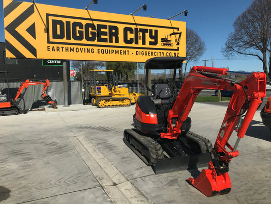 Kubota U25-3S, 2.5 Ton Excavator