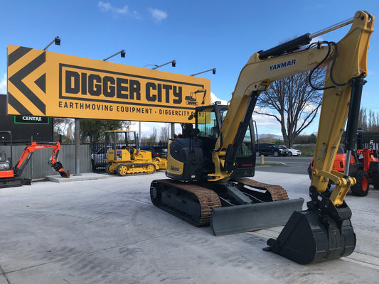 Yanmar SV100 2012, 10t Digger W/Blade