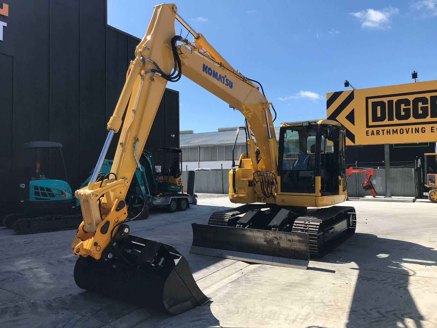 KOMATSU PC138US-11 14 Ton Excavator W/Blade