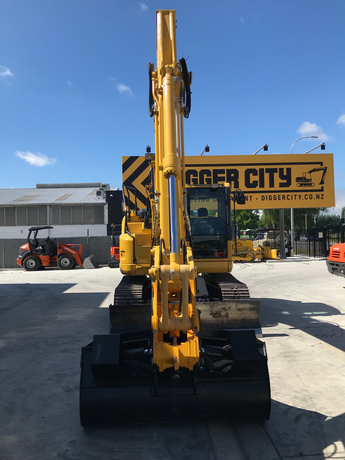 KOMATSU PC138US-11 14 Ton Excavator W/Blade