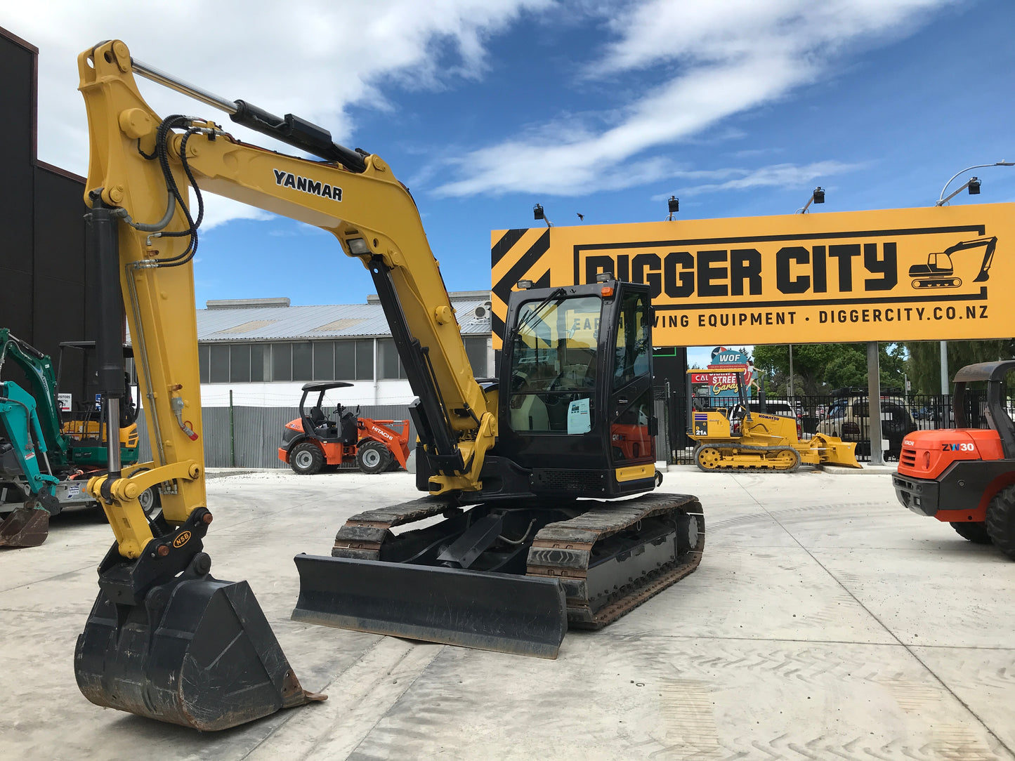 Yanmar SV100 2012, 10t Digger W/Blade