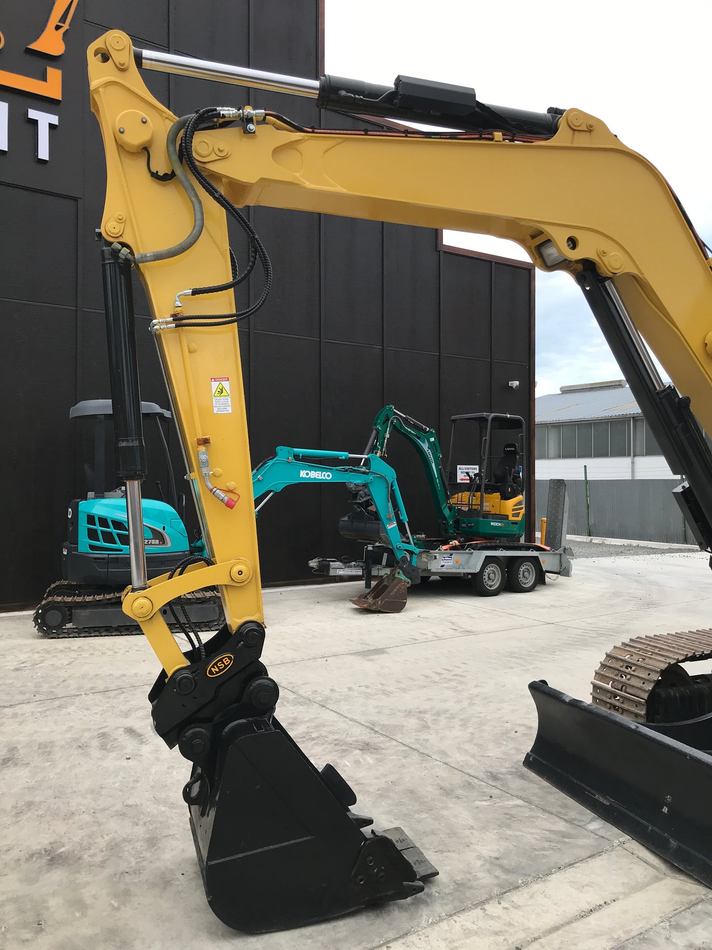 Yanmar SV100 2012, 10t Digger W/Blade