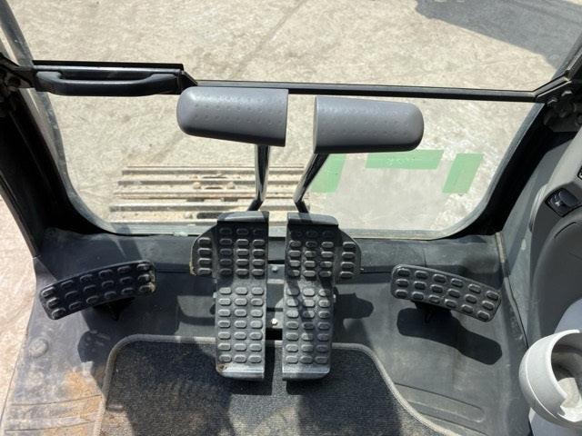 2017 Hitachi ZX200 Digger