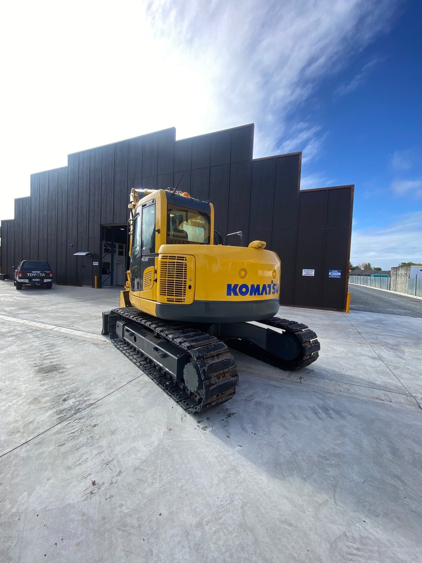 KOMATSU PC138 14 Ton Excavator W/Blade