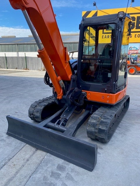 Hitachi ZX60USB-3 Digger 6 Ton