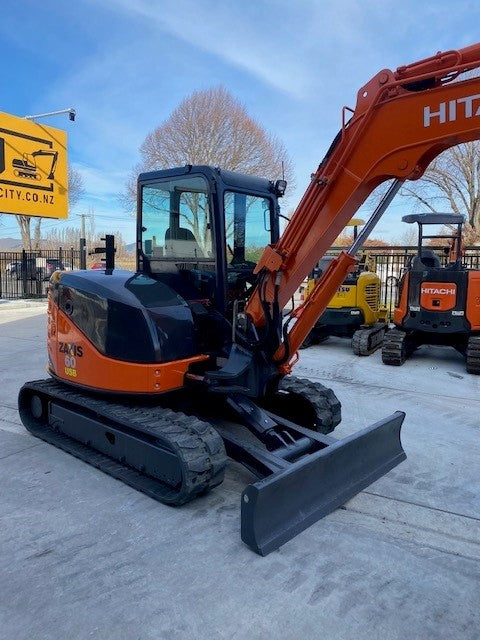 Hitachi ZX60USB-3 Digger 6 Ton