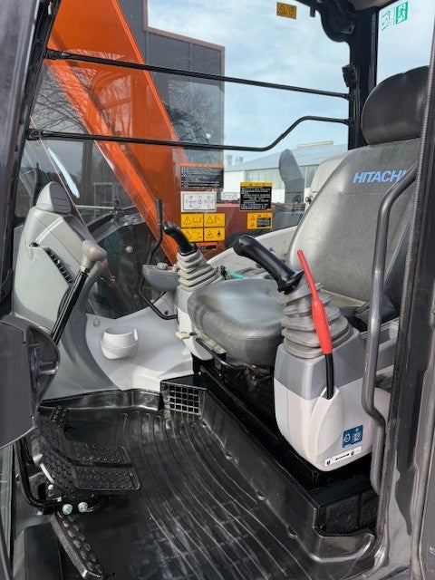 HITACHI ZX75 DIGGER 7.5 Ton LOW HOURS
