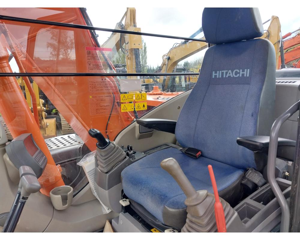 Hitachi ZX120 Digger 12 ton Only 915hrs